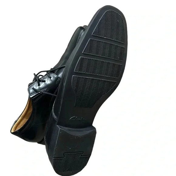 Clark’s Tilden Oxford Collection shoes,men size 8.Black leather soft cushion. - Picture 6 of 14